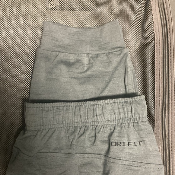 Gray Nike MLB Collection DriFit Boston Red Sox Sweatpants
Light 
Jogger Bottom - Picture 5 of 5